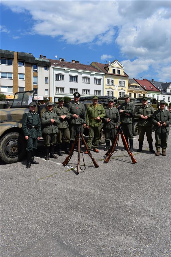 Spanilá jízda vojenské techniky